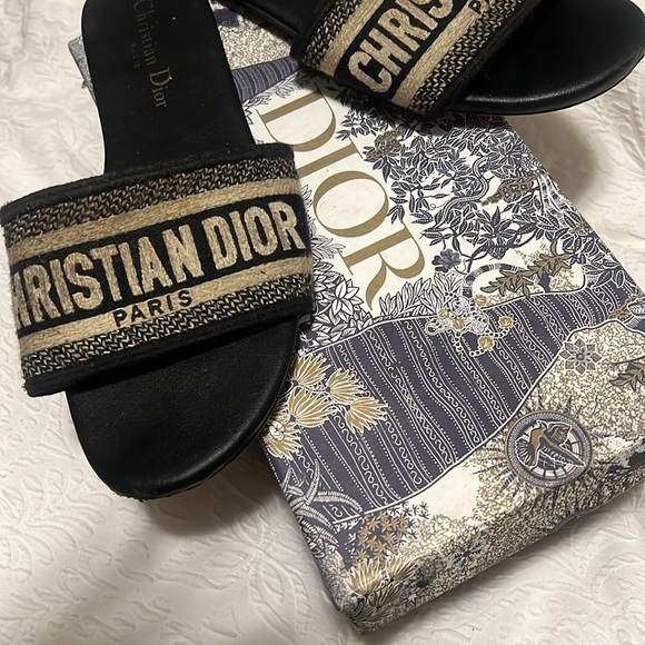 Dior slides (need a different size) - Picture 2 of 3